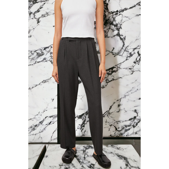 70% OFF NWT Rails Tay Straight Leg Pants Pleated Charcoal Pinstripe 10 MSRP $300